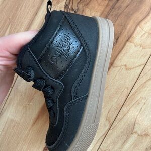 OshKosh B'gosh Black and Tan Kids Sneakers